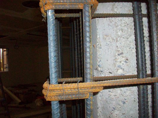 مقاوم سازی ستون های بتنی پارکینگ با ژاکت بتنی