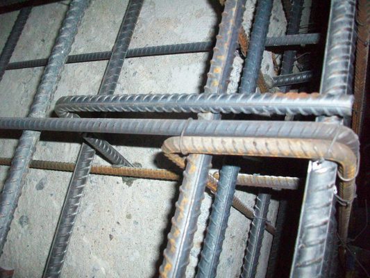 مقاوم سازی ستون های بتنی پارکینگ با ژاکت بتنی