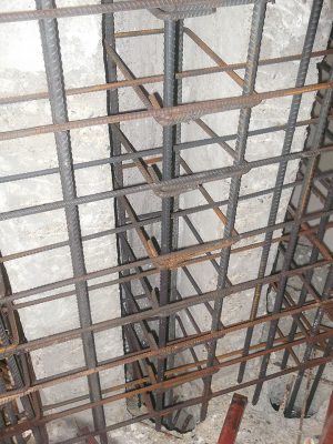 مقاوم سازی ستون های بتنی پارکینگ با ژاکت بتنی